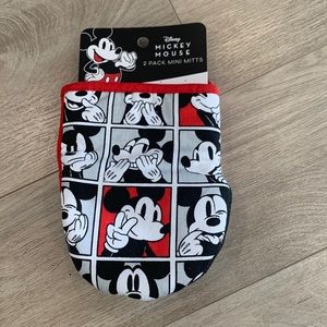Mickey Mouse 2 pack mini mitts